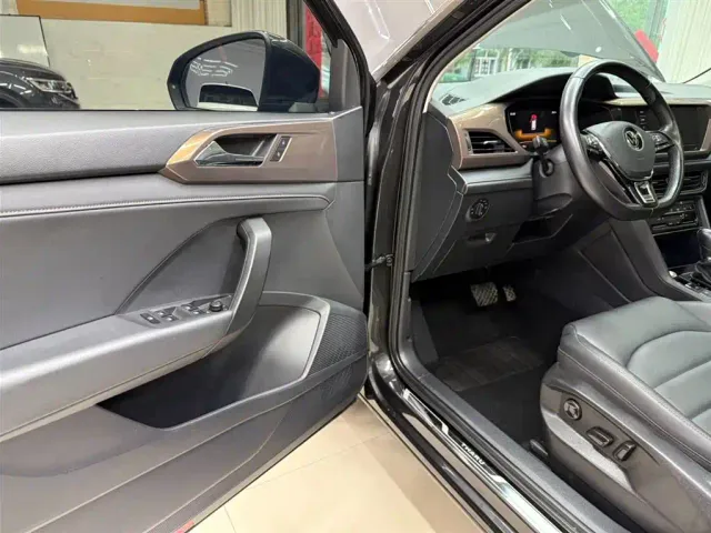 Volkswagen Tharu — Фото автомобиля 8
