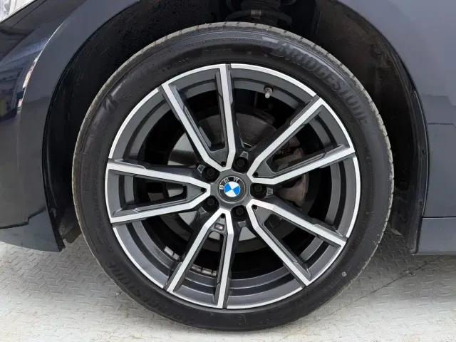 BMW 3 Series — Фото автомобиля 13