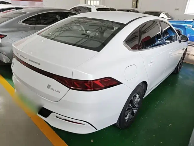 BYD Qin PLUS — Фото автомобиля 5