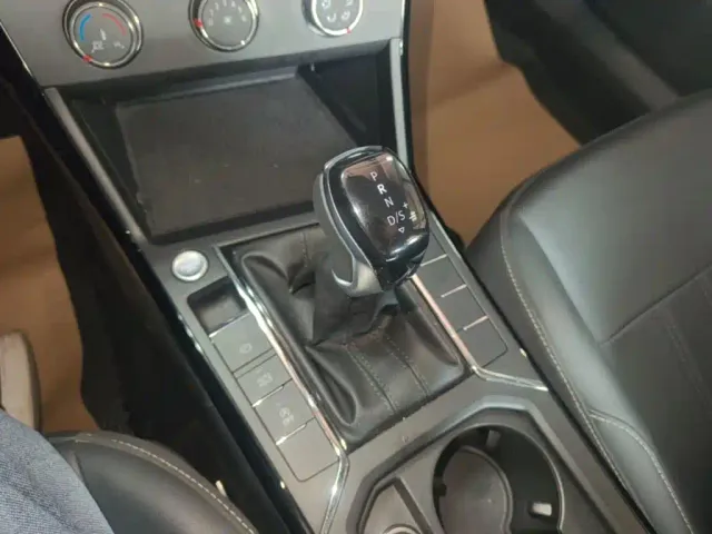 Volkswagen Passat — Фото автомобиля 13