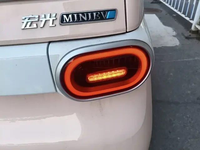 Wuling Hongguang Mini EV — Фото автомобиля 7
