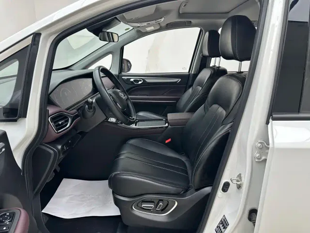 GAC Trumpchi M6 — Фото автомобиля 11