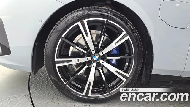 BMW 5 Series — Фото автомобиля 5