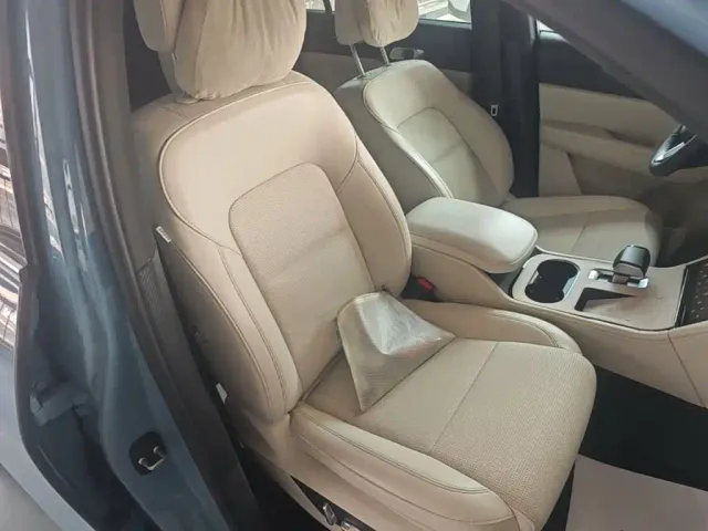 Li Auto ONE — Фото автомобиля 24