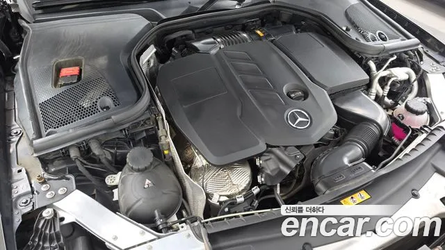 Mercedes-Benz E-Class — Фото автомобиля 6