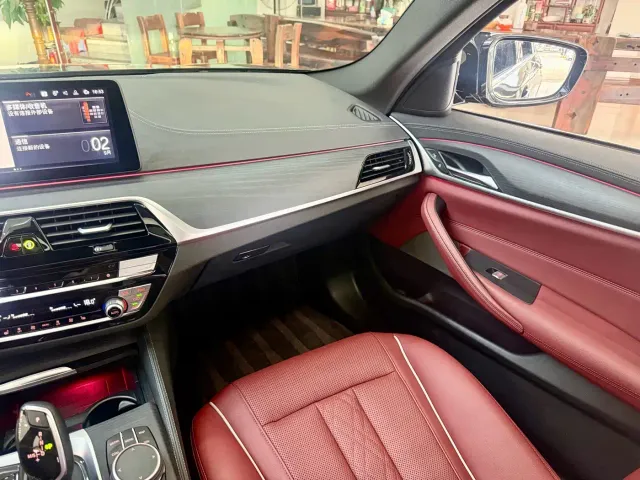 BMW 5 Series — Фото автомобиля 9