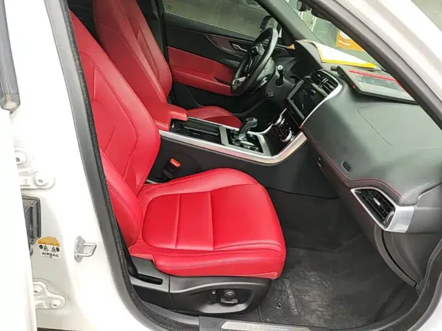 Jaguar XEL — Фото автомобиля 24
