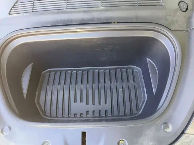Tesla Model Y — Фото автомобиля 10