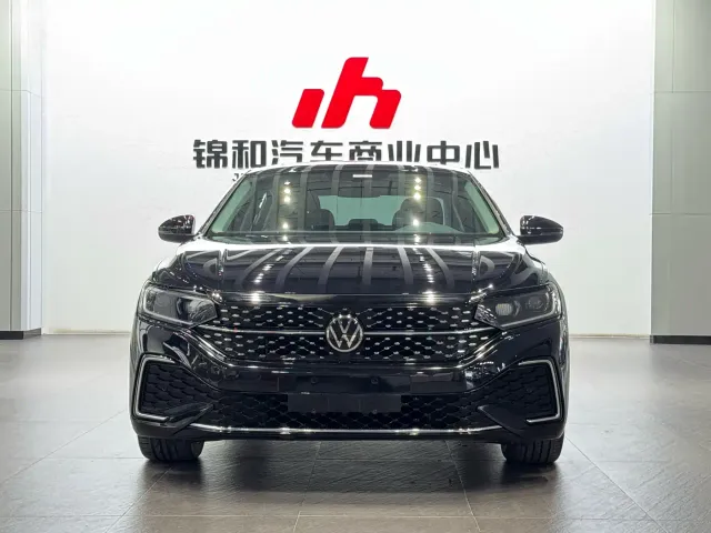Volkswagen Passat — Фото автомобиля 2
