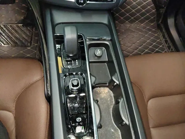 Volvo XC60 — Фото автомобиля 5
