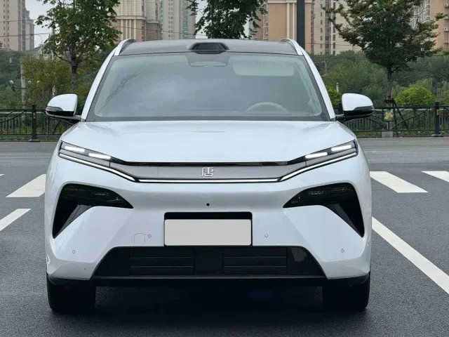 BYD Tang L — Фото автомобиля 2