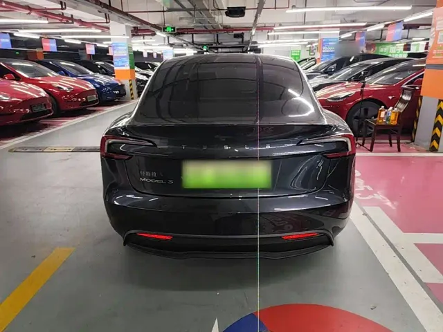 Tesla Model 3 — Фото автомобиля 5