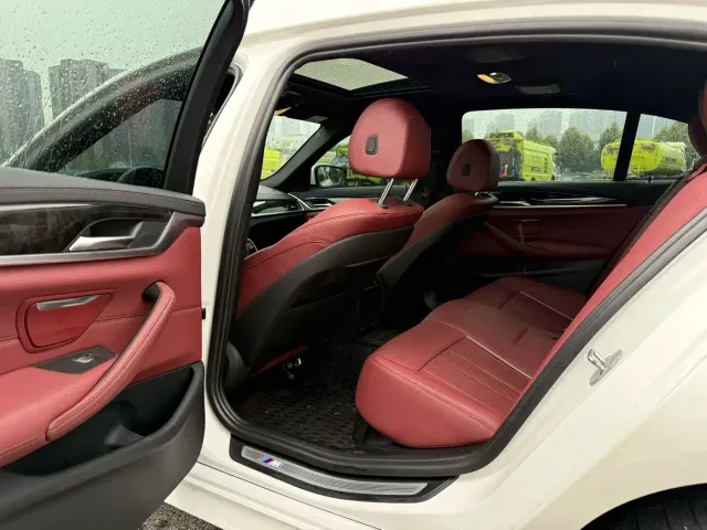 BMW 5 Series — Фото автомобиля 6