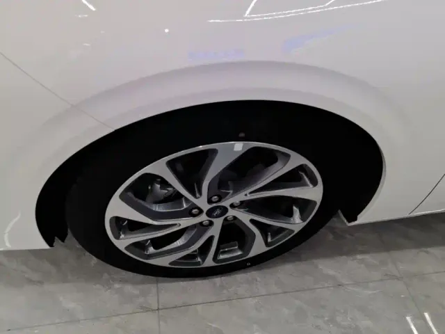 Ford Mondeo — Фото автомобиля 22