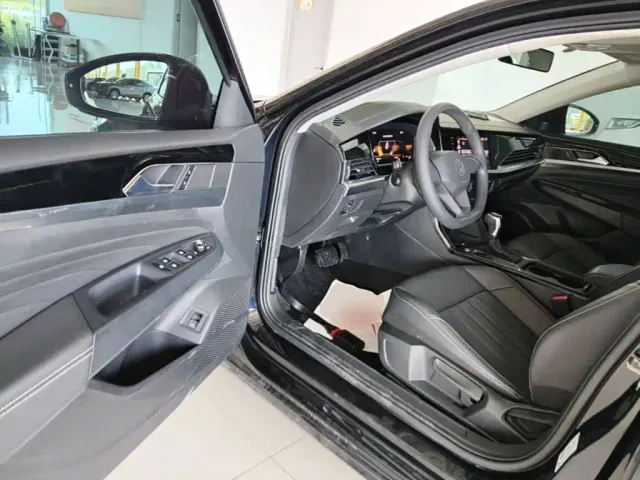 Volkswagen Passat — Фото автомобиля 15
