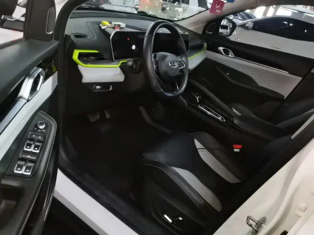 Geely Binyue — Фото автомобиля 14