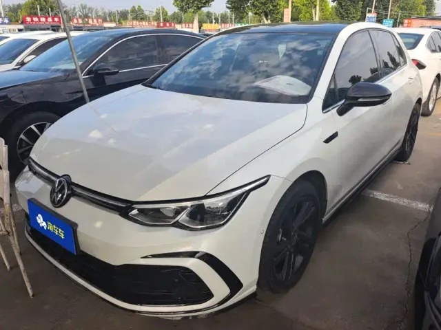 Фотография автомобиля — Volkswagen Golf