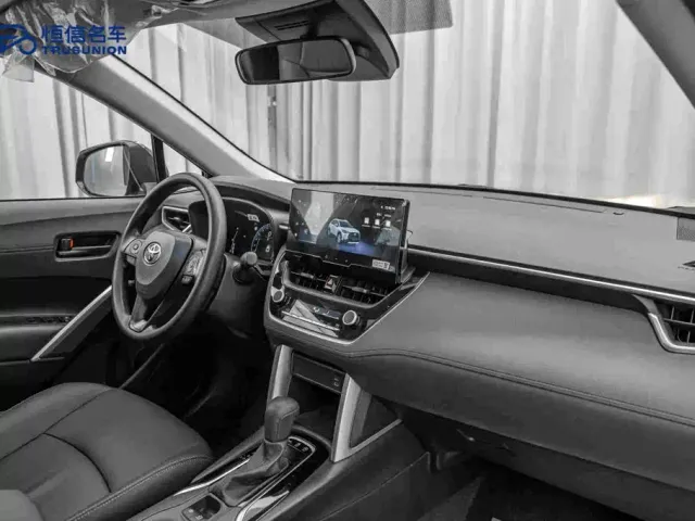 Toyota Corolla Cross — Фото автомобиля 14