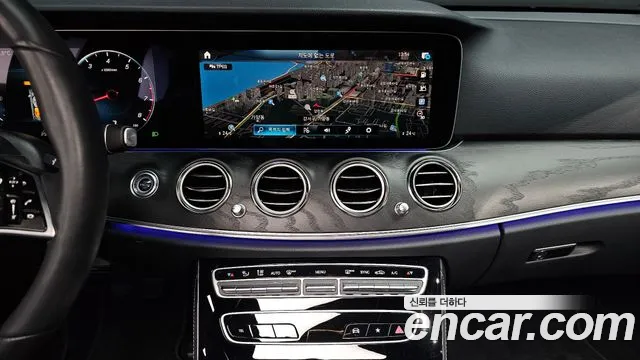 Mercedes-Benz E-Class — Фото автомобиля 14