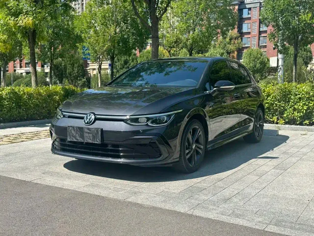 Фотография автомобиля — Volkswagen Golf