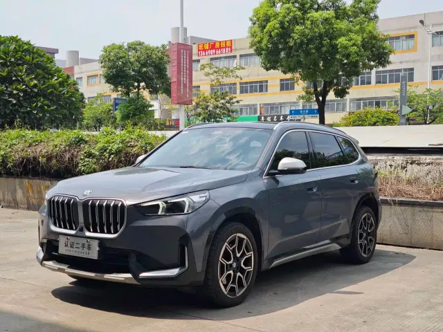 Фотография автомобиля — BMW X1