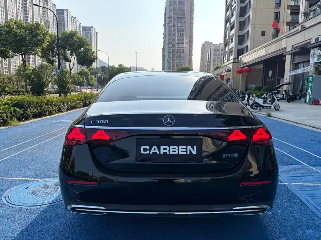 Mercedes-Benz E-Class — Фото автомобиля 5