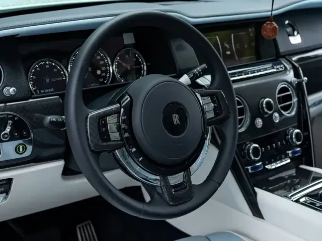 Rolls-Royce Cullinan — Фото автомобиля 11