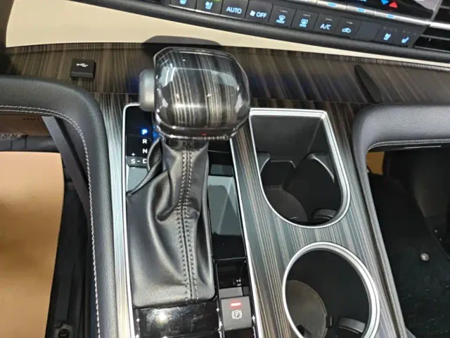 Toyota Sienna — Фото автомобиля 18
