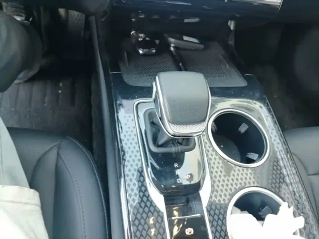 Hongqi Hongqi HS3 PHEV 2024 PHEV 115km Power Edition — Фото автомобиля 18