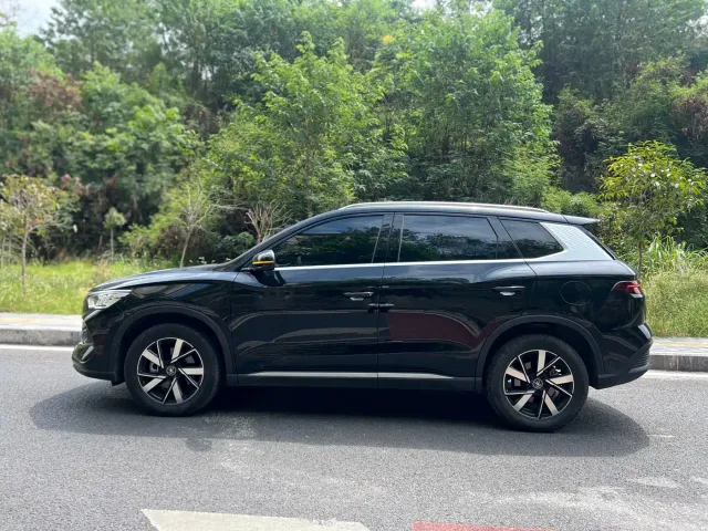 BYD Song Pro — Фото автомобиля 2