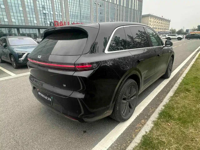Li Auto L6 — Фото автомобиля 11