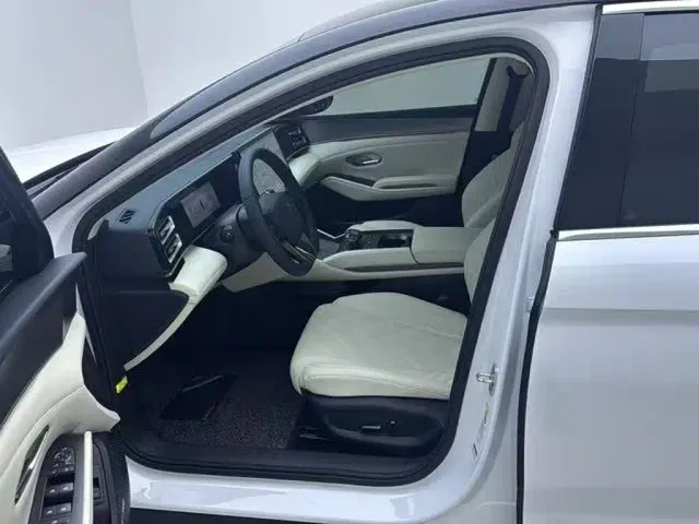 BYD Qin L — Фото автомобиля 14