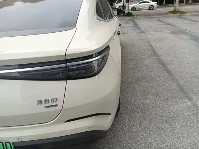 BYD Seal 07 DM-i — Фото автомобиля 7