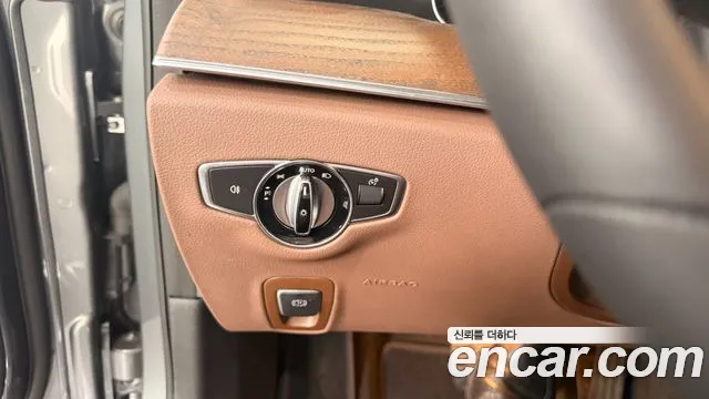 Mercedes-Benz E-Class — Фото автомобиля 13