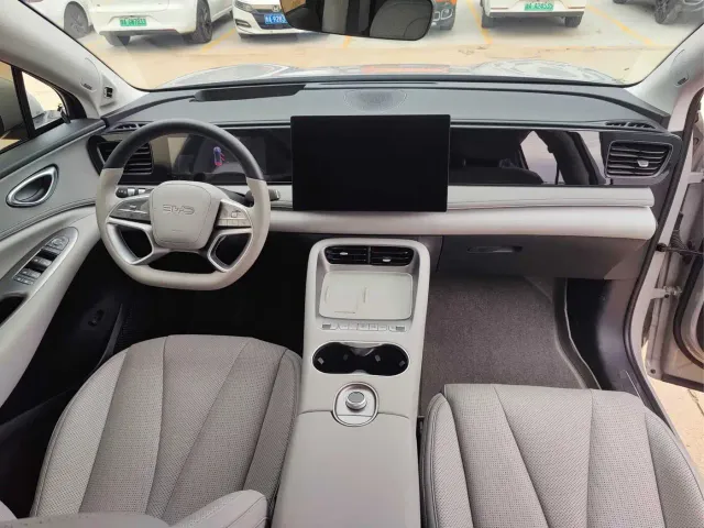 BYD Sealion 06 — Фото автомобиля 9
