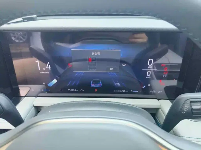 Ford Edge — Фото автомобиля 4