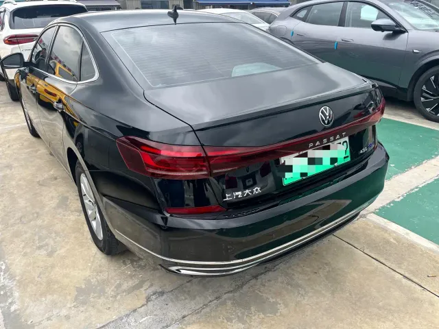 Volkswagen Passat — Фото автомобиля 10