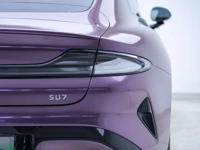 Xiaomi SU7 — Фото автомобиля 19
