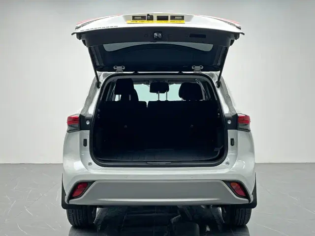 Toyota Highlander — Фото автомобиля 9