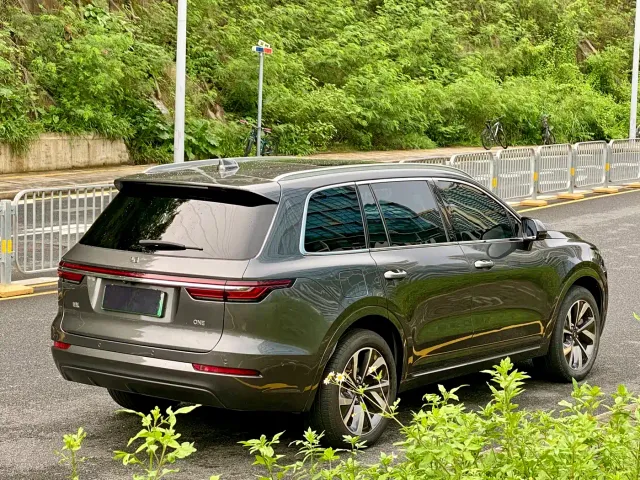Li Auto ONE — Фото автомобиля 5