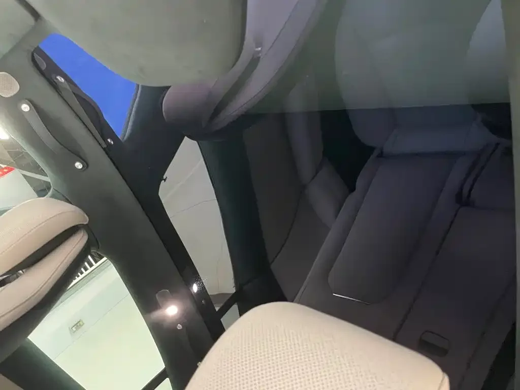 Xiaomi Auto Xiaomi YU7 2025 Ultra Long Range High Performance AWD Max Edition — Фото автомобиля 10