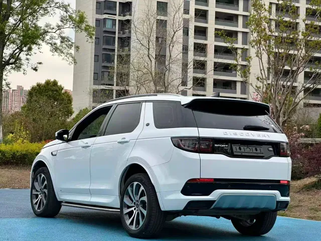 Land Rover Discovery Sport — Фото автомобиля 10