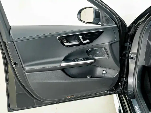 Mercedes-Benz C-Class — Фото автомобиля 16