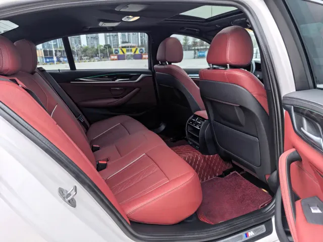 BMW 5 Series — Фото автомобиля 8