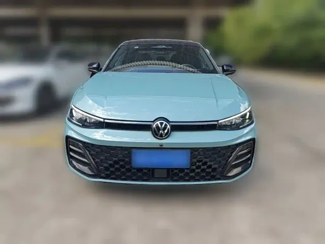 Volkswagen Passat — Фото автомобиля 4