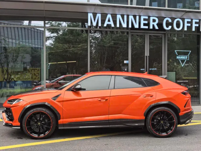 Lamborghini Urus — Фото автомобиля 15
