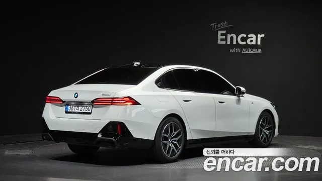 BMW 5-Series — Фото автомобиля 2