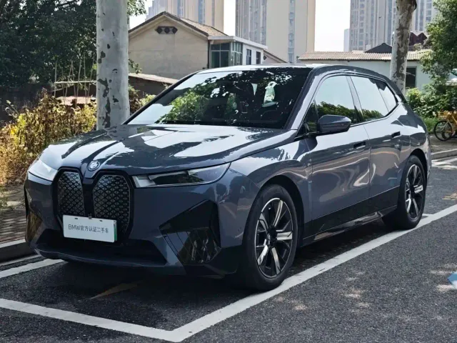 Фотография автомобиля — BMW iX