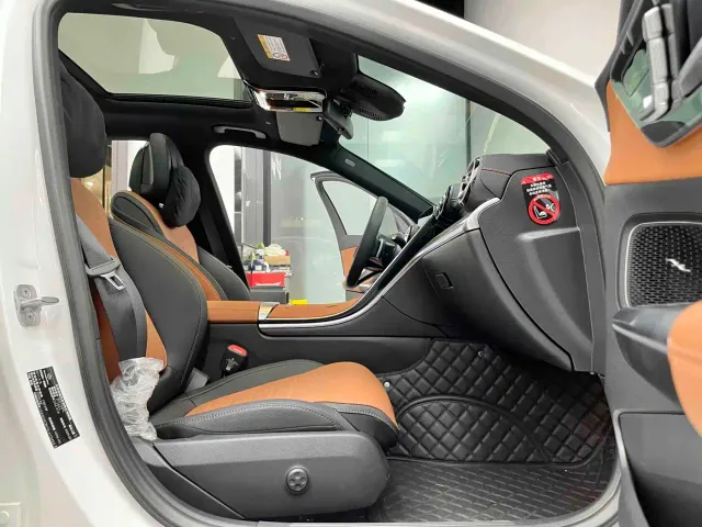 Mercedes-Benz C-Class — Фото автомобиля 8