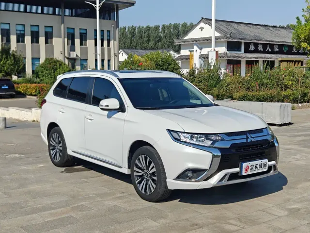 Mitsubishi Outlander — Фото автомобиля 3